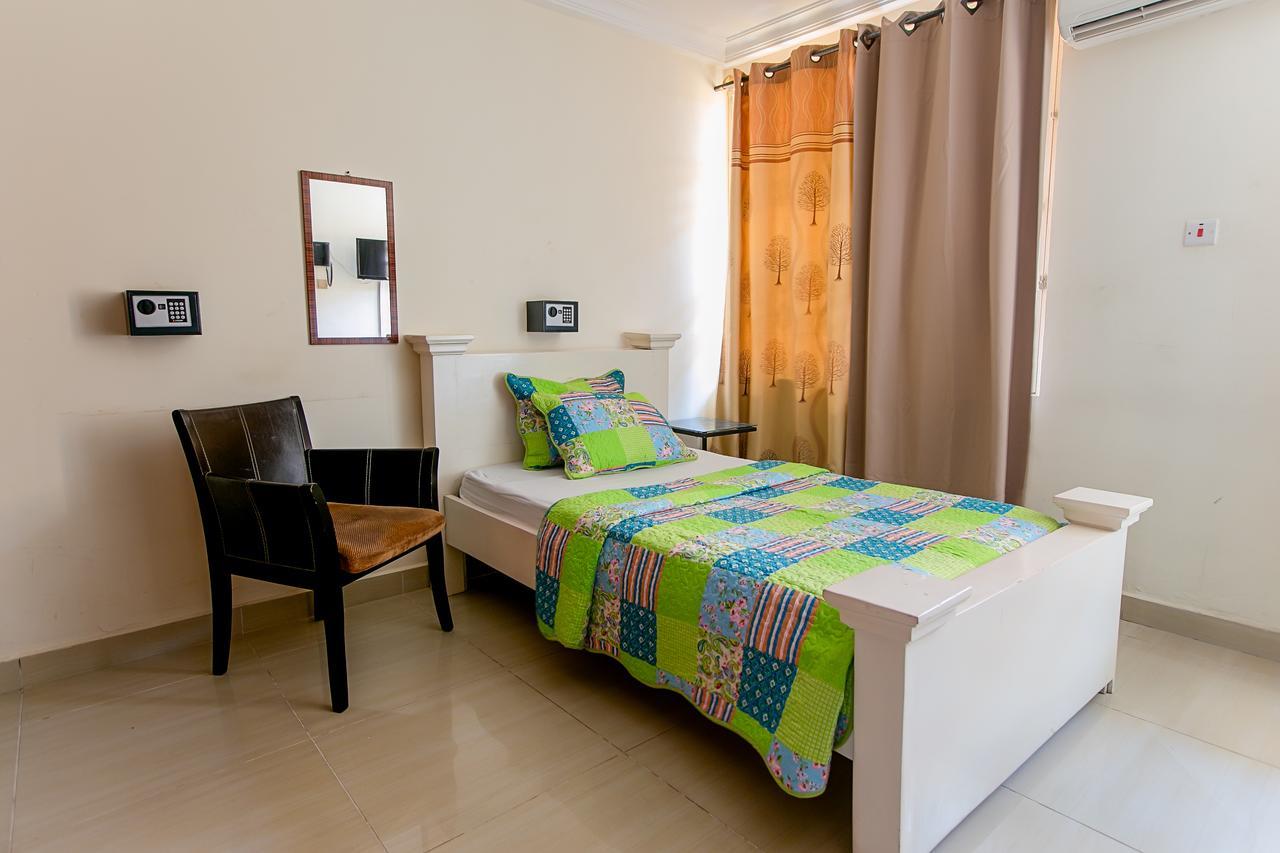 @Home Boutique B&B Hostel And Suite Accra Esterno foto