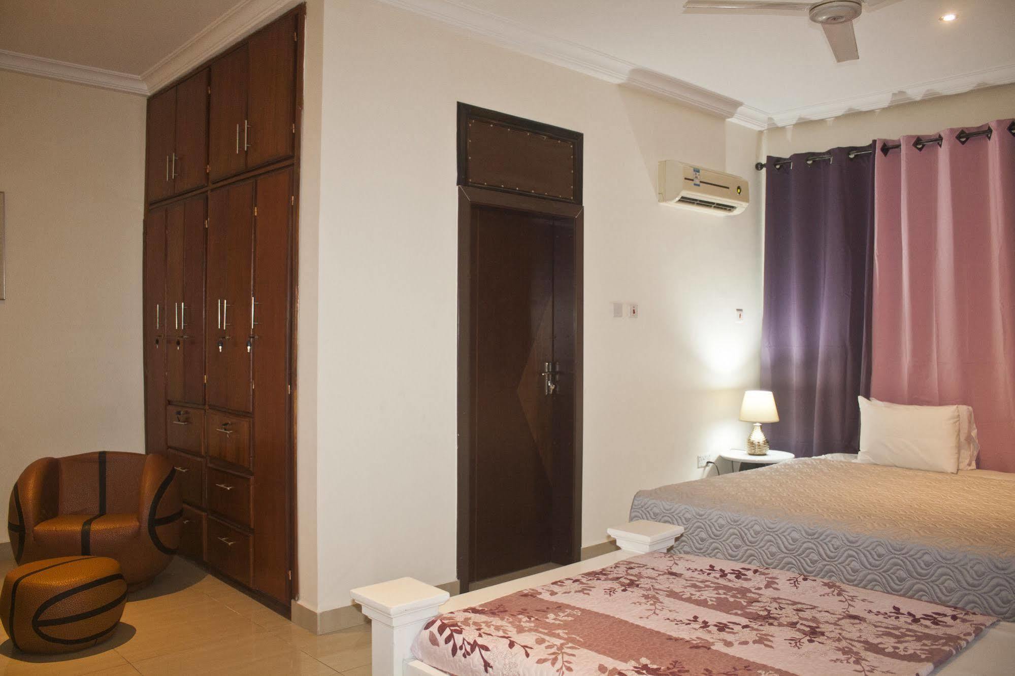 @Home Boutique B&B Hostel And Suite Accra Esterno foto