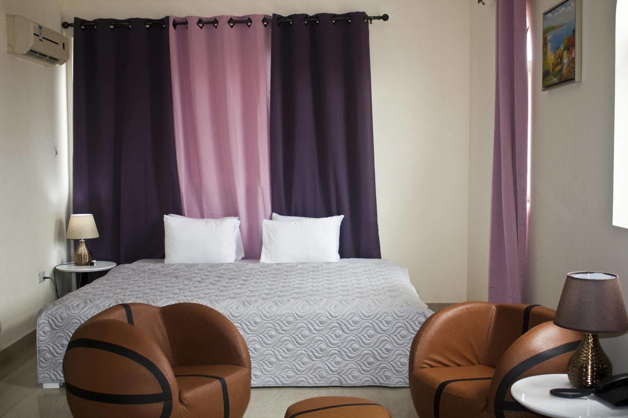 @Home Boutique B&B Hostel And Suite Accra Esterno foto